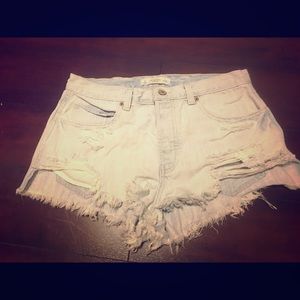 Abercrombie high-waisted cut-off Shorts